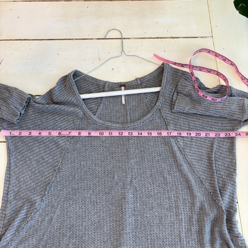 Free People Waffle Knit Top Women’s Large Gray Thermal Long Sleeve Tunic - Picture 4 of 7